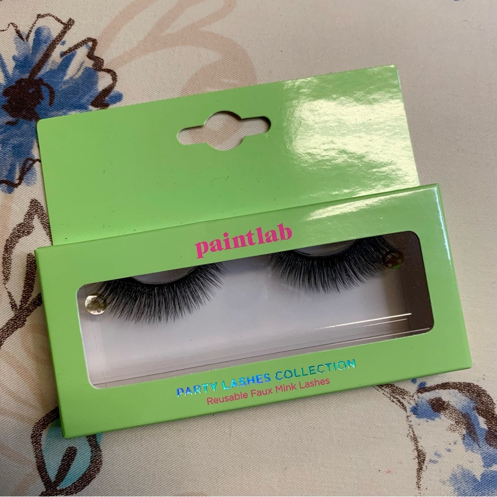 💜 Paint Lab Happy Face False Eyelashes